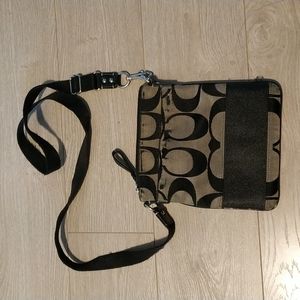 Small coach signature crossbody bag